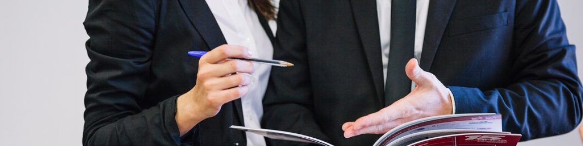gente-negocios-corporativos-folleto_23-2147704553